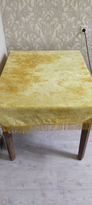 Продам плюшевую скатерть