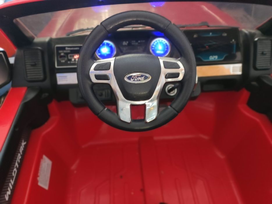 Продается машинка Ford для мальчиков