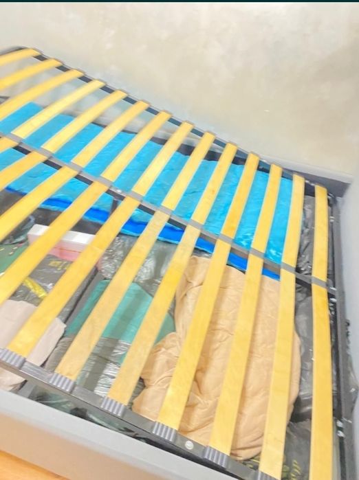 Кровать двуспальная