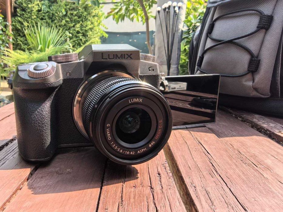 Panasonic Lumix G7 + обектив Panasonic Lumix G Vario 14-42mm O.I.S. II + 3 батерии + Tiffen ND филтър + Раница