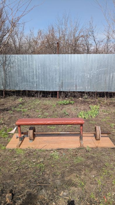 Продам заводскую штангу,гантели и скамейку