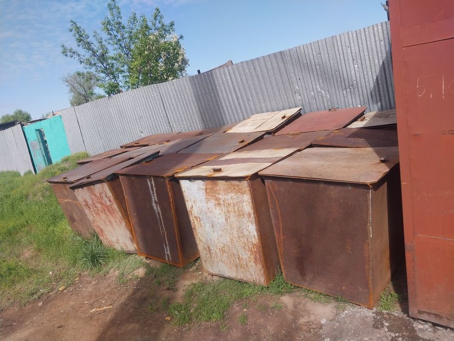 Продам срочно мусорный бак