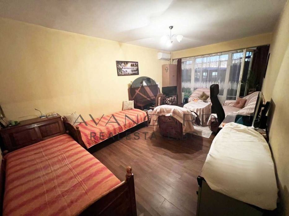 оф.24470 Двустаен с три отделни стаи/ Смирненски