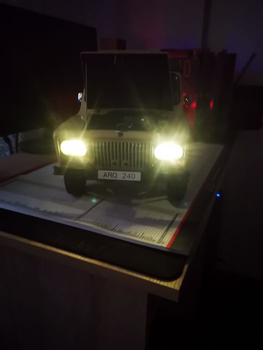 ARO 240 SCARA 1:8