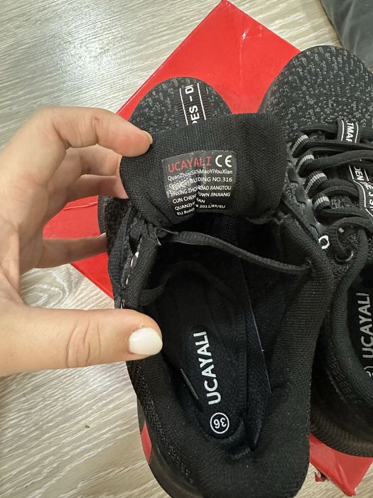 Продам рабочие кроссовки