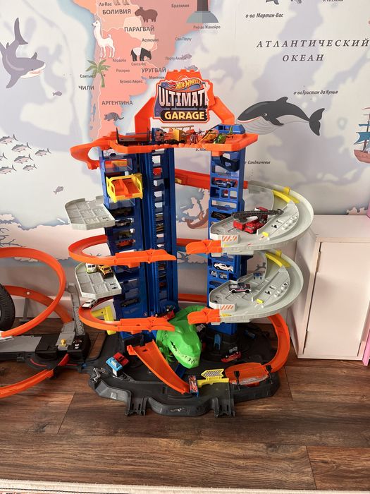 Продам парковку Hotweels