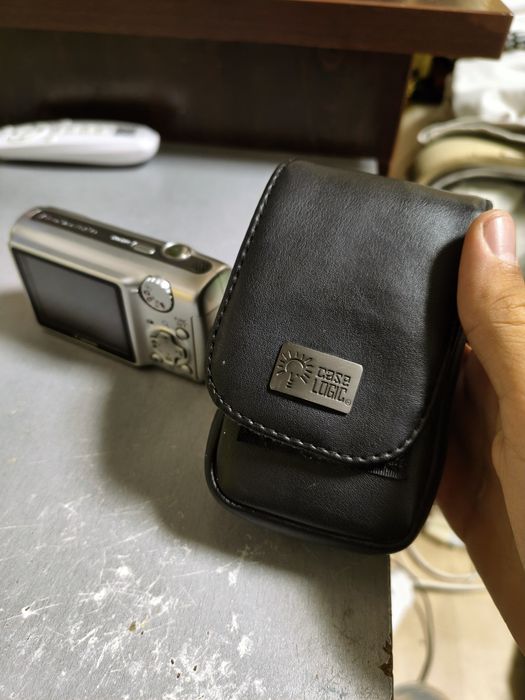 Продавам ретро дигитален фотоапарат Canon PowerShot A470 в страхотно състояние