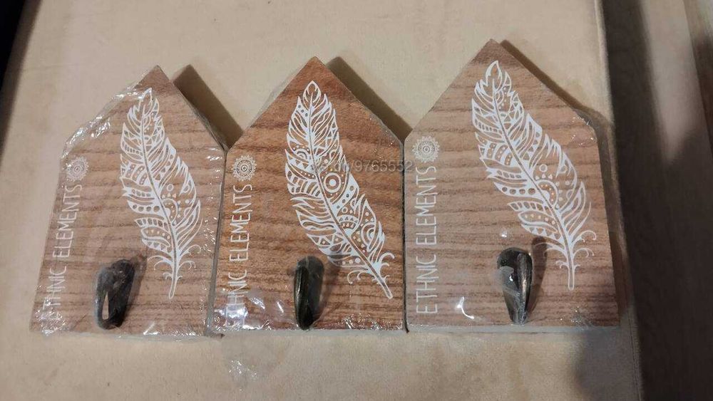 Закачалка за стена дървена с 1 кука налични 3 броя