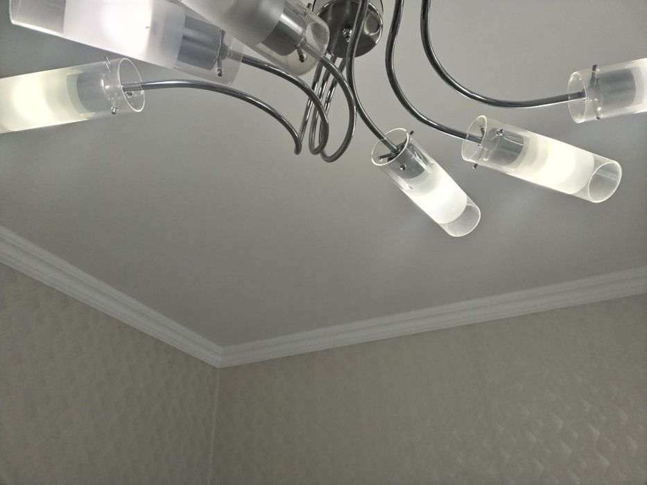 Продам   люстру.