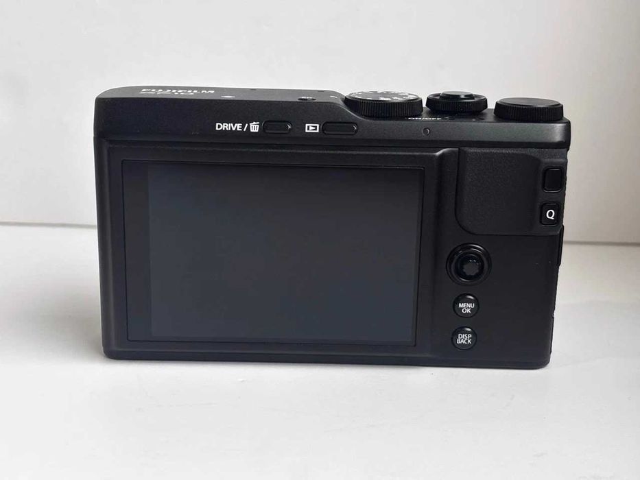 Fujifilm Fuji XF10 Black 24.2MP Digital Camera with APC-C Sensor