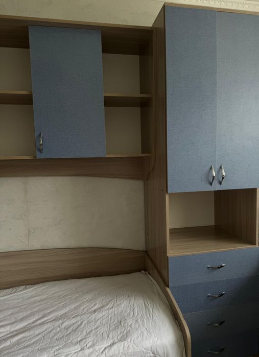 Продам детский гарнитур с кроватью