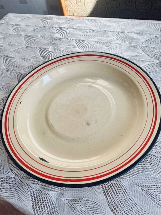 Винтажная эмалированная тарелка СССР