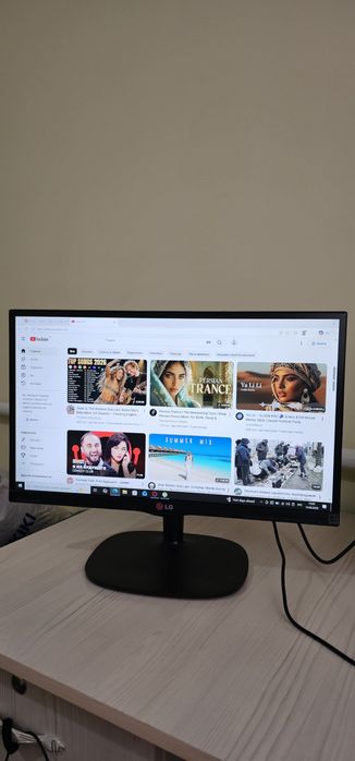 Монитор LG (размер 22 дюйма)