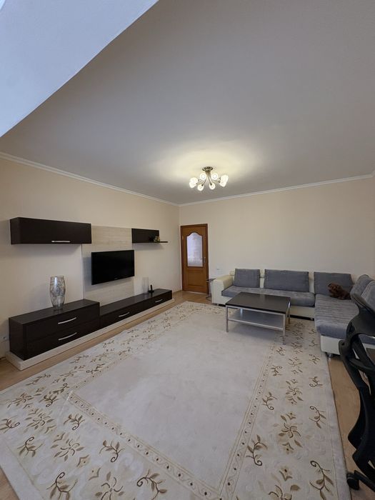 Сдается 2х ком квартира Ойбек