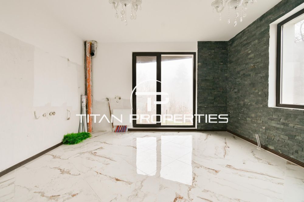 Тристаен за продажба в м-т Гърдова глава