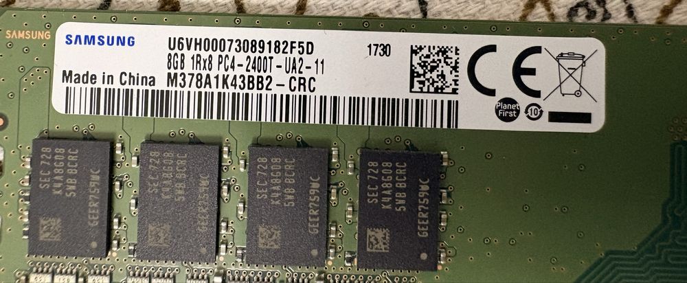 Продам озу DDR4 8Гб 2400МГц