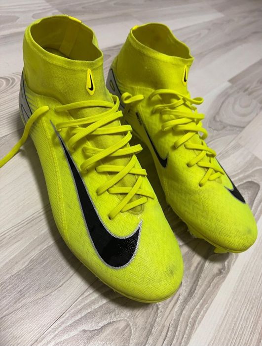 Vand nike mercurial urgent 150 lei!!!