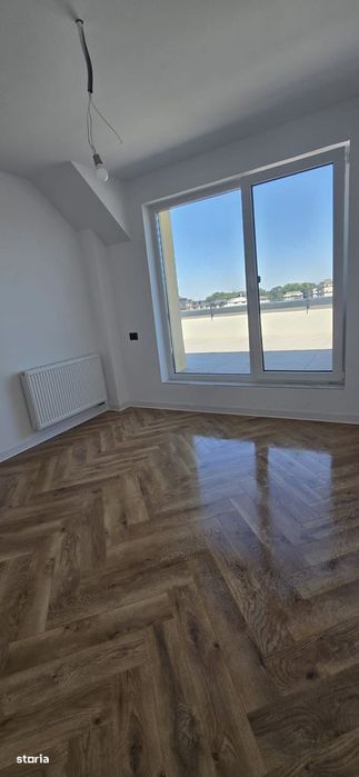 Ap. 3 camere , terasa de 90mp, intabulat.