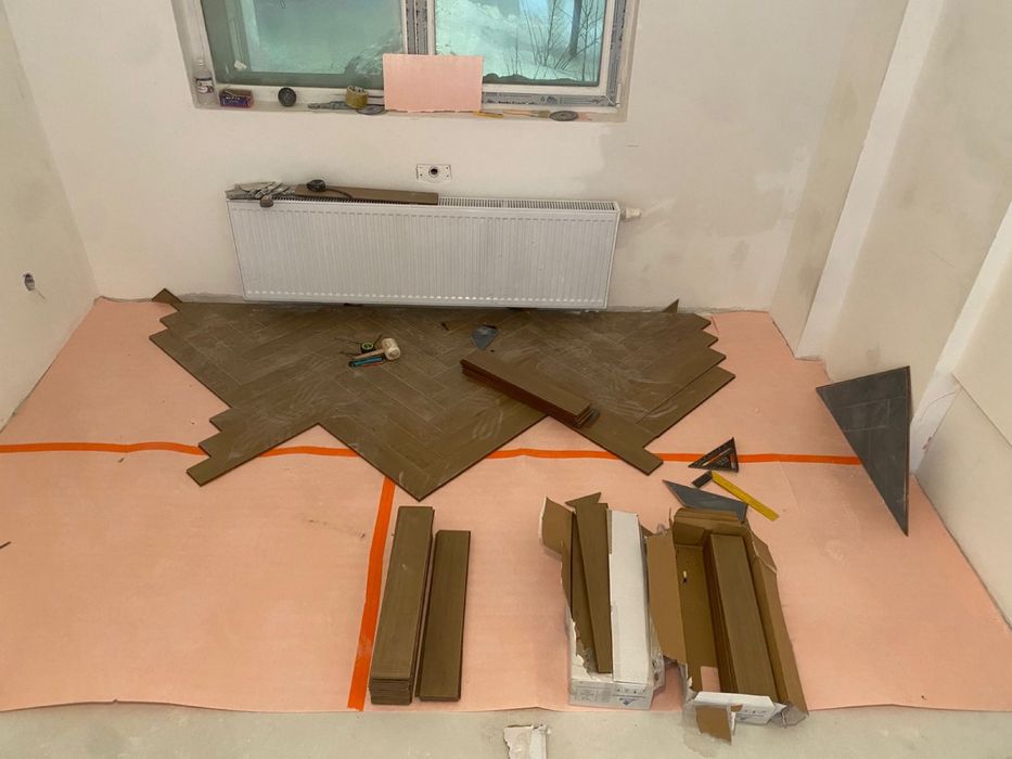 Ламинат саламыз устанавливаем  ламинаты