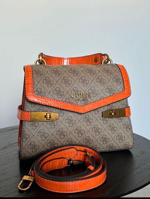 Чанти Guess, различни видове