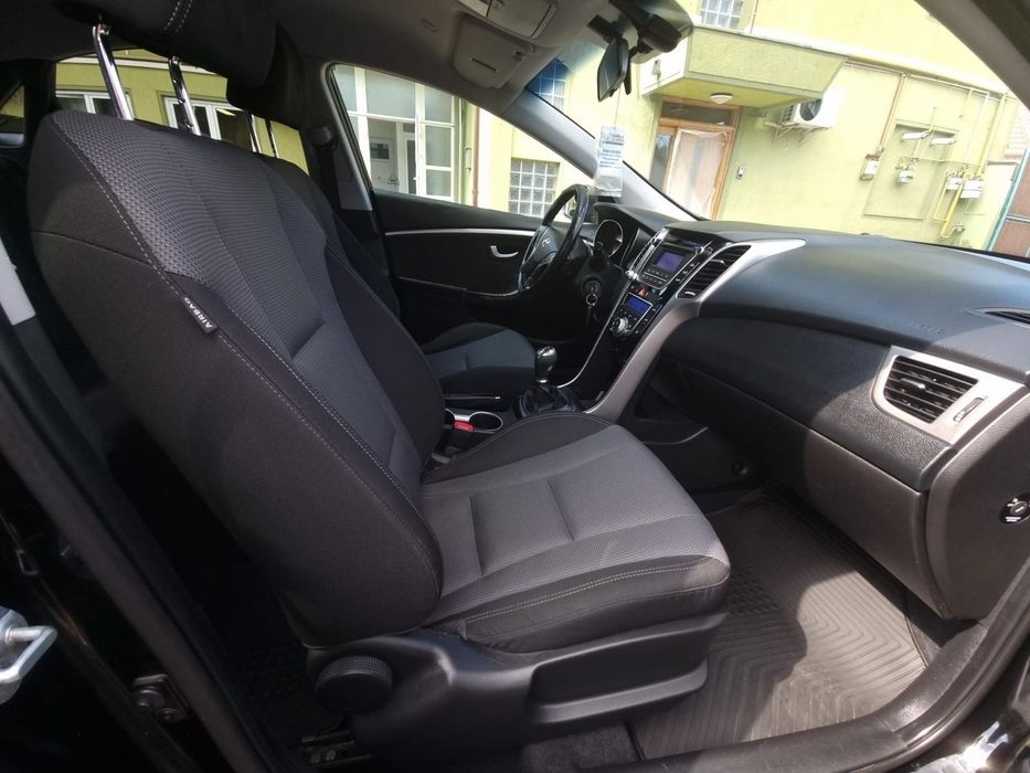 Hyundai i30 1.6 GDI 135 CP Negru