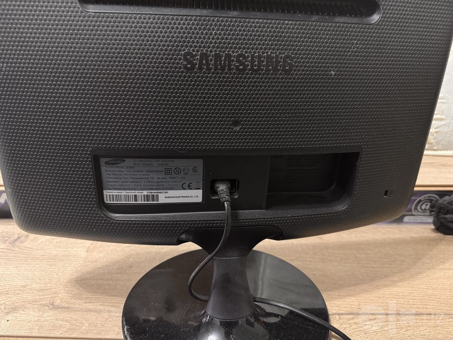 Монитор samsung