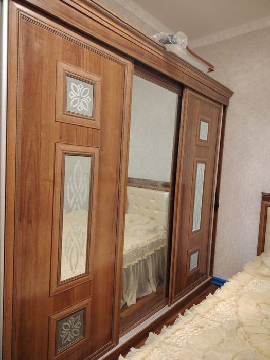 Спальный мебель сотилади