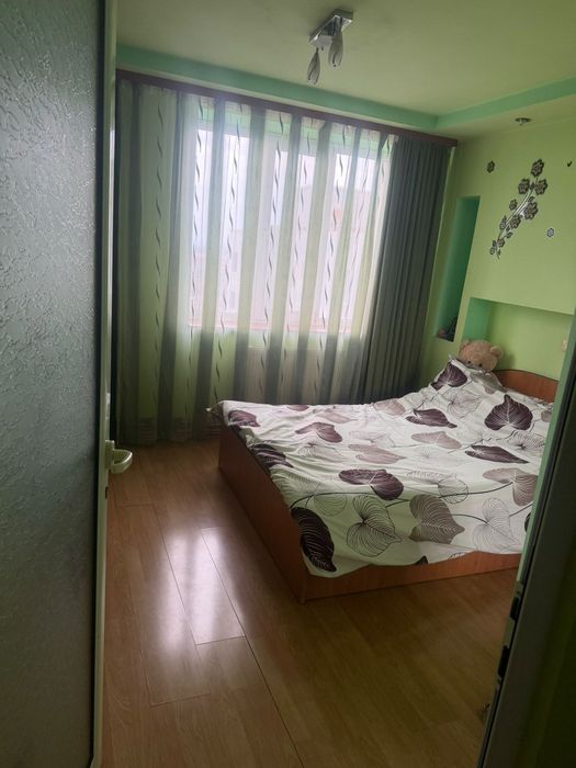Vând/schimb cu apartament 2 camere plus diferența