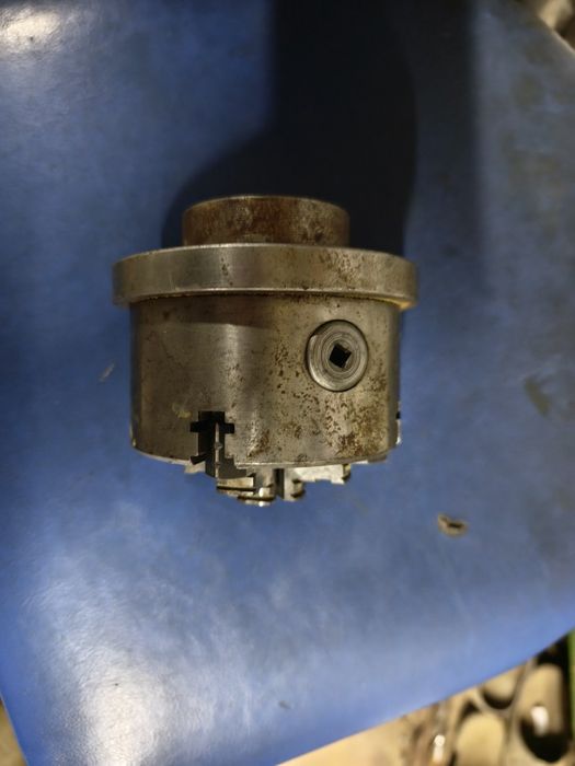 TOS  универсал за струг 100мм