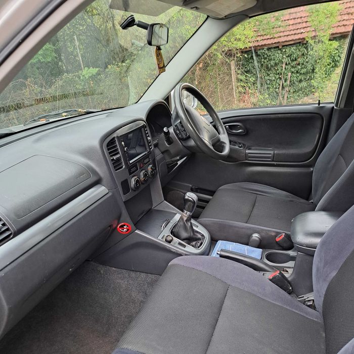 Suzuki grand vitara 128 к.с Бензин