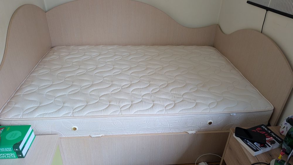 Детско легло и нощно шкафче