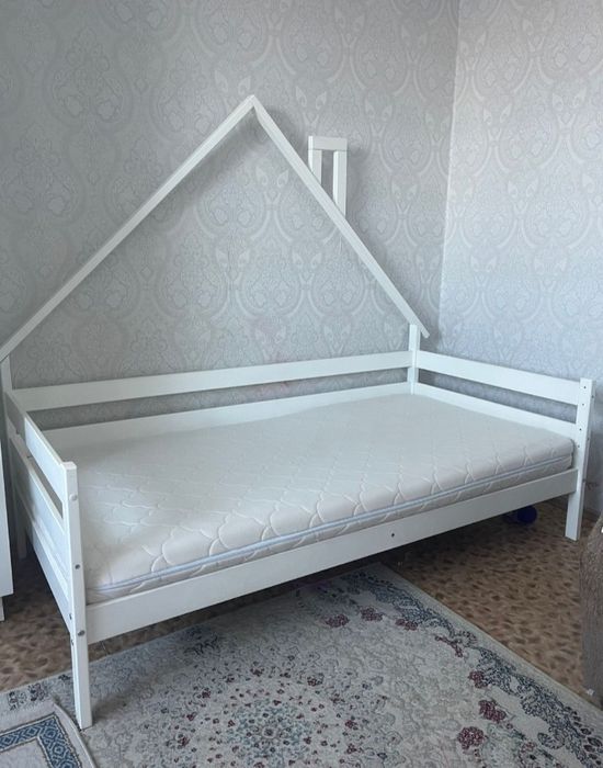 Продам детскую кроватку