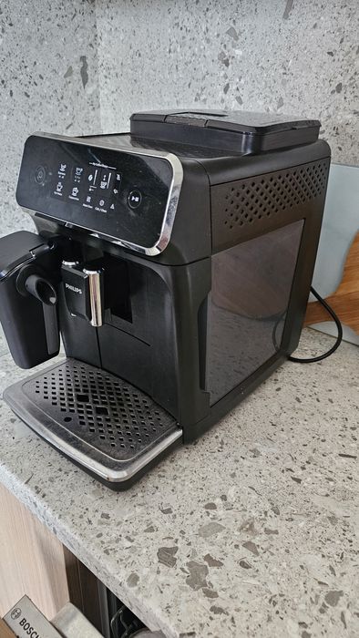 Кафемашина Philips LatteGo Серия 2200