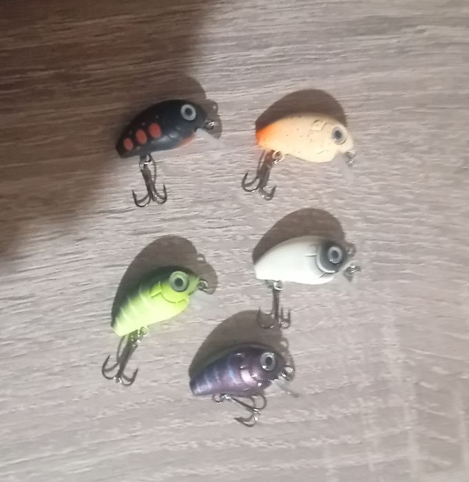 Set de naluci pentru biban si clean