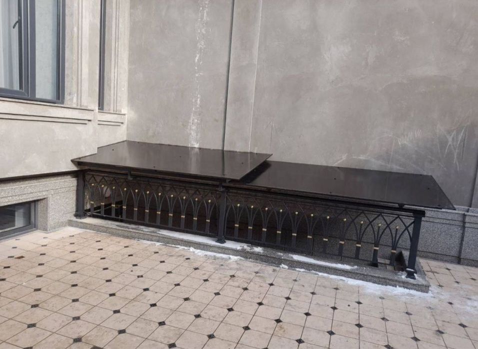 Darvaza reshotka naves perela setelaj karaska