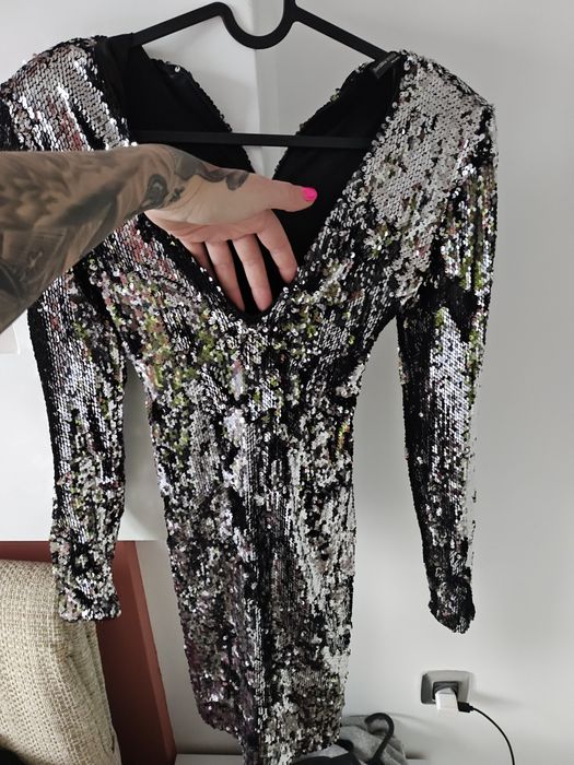 Ефектна рокля с пайети Bershka