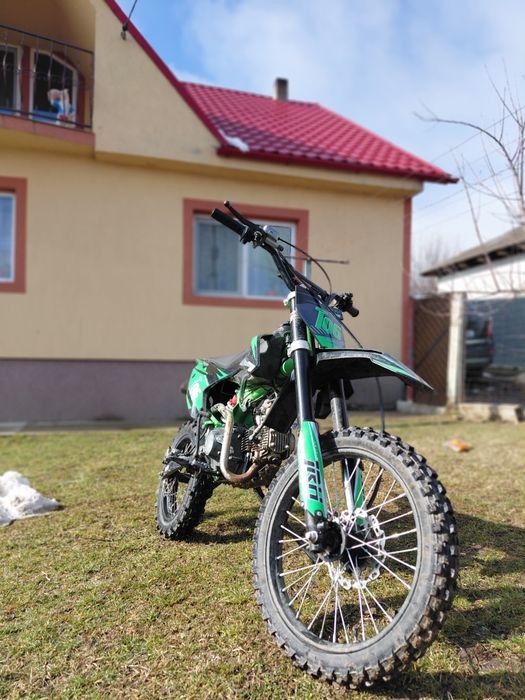 Se vinde cross jrh 125 cc