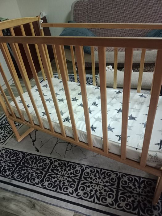 Отдам даром детский кровать