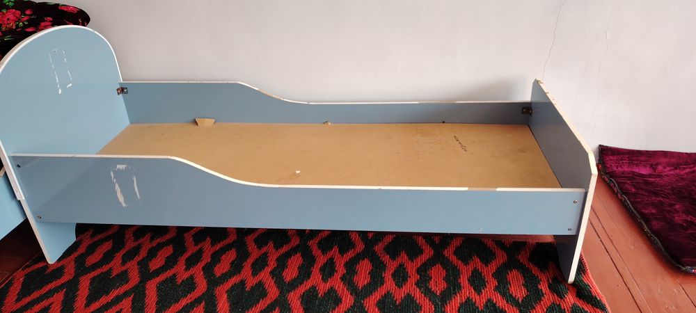 2 ta krovat sotiladi