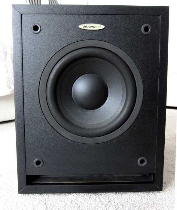 Ламповый усилитель, колонки «Sanyo», сабвуфер «Velodyne CHT—8», DVD
