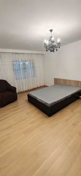 Apartament+spatiu comercial de vanzare - direct de la proprietar
