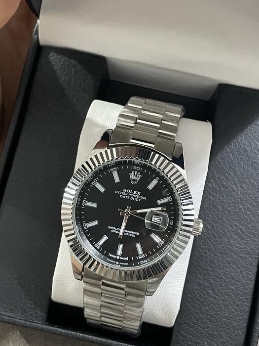 Продам часы новые