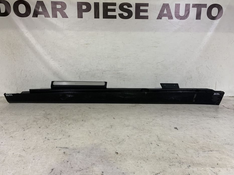 Prag stanga Mini CooperClubman F54, 2016, 2017, 2018, 2019, 2020, 2021, 2022, cod origine OE 51778072574.