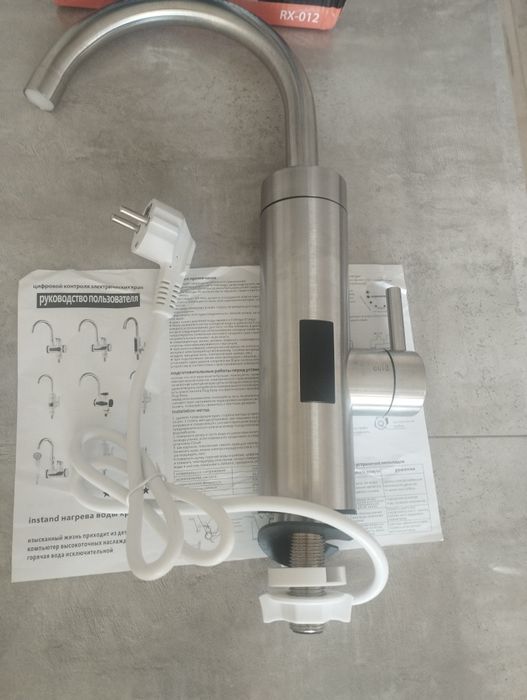 Проточный водонагреватель кран смеситель с горячей водой