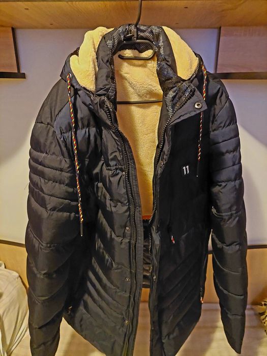 Geacă bărbați iarna groasă ca noua nefolosita  stata în șifonier