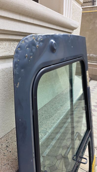 Дверь кабины экскаватора KOMATSU PC270, PC200-8, PC220-8