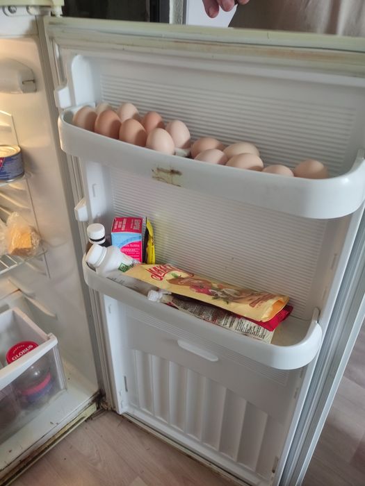 Холодильник работает