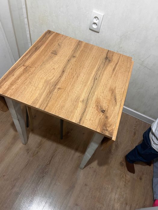 Стол для кухния и стеллаж