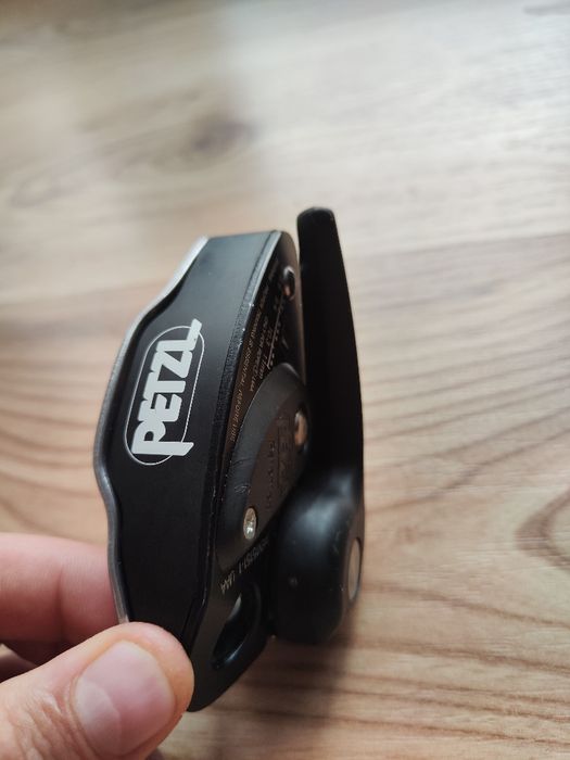 Dispozitiv de asigurare Petzl Grigri