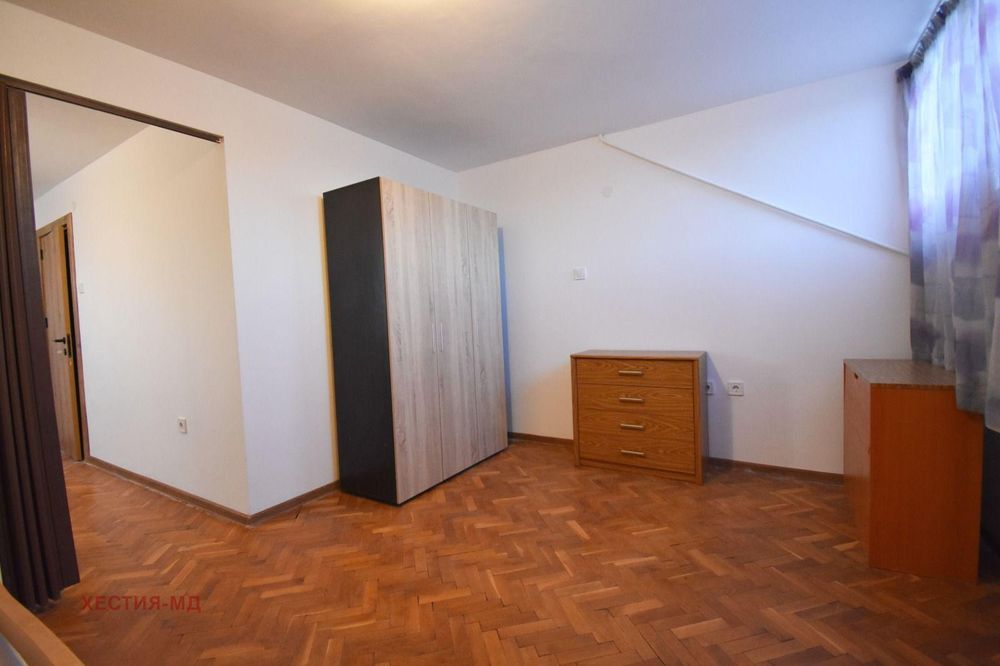 Дава се под наем Тристаен апартамент в София, Център - 92 кв.м за 847.62 € - Снимка #4